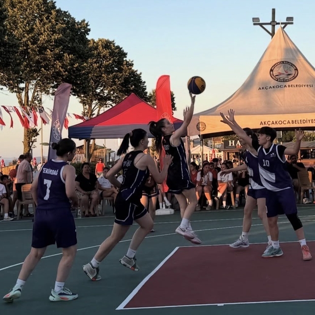 Akçakoca'da 3x3 sokak basketbolu şampiyonları Bolu ve Muğla oldu