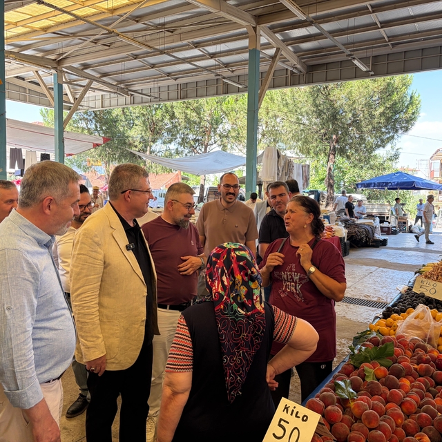 Denizli AK Parti Kayıhan Pazarının nabzını tuttu
Başkan Subaşıoğlu; "Her za...