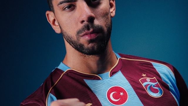 Trabzonspor, Cenk Özkaçar transferini resmen açıkladı
1 milyon 750 bin Euro bonservis ödenecek
Cenk ile 3+1 yıllık sözleşme imzalandı