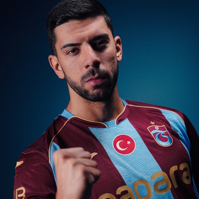 Trabzonspor, Cenk Özkaçar transferini resmen açıkladı
1 milyon 750 bin Euro...