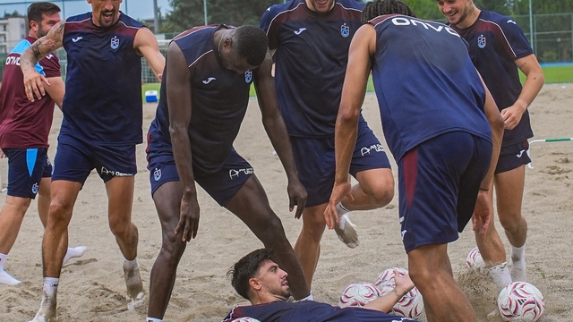 Trabzonspor kumda çalıştı
Futbolcuların keyfi yerine geldi