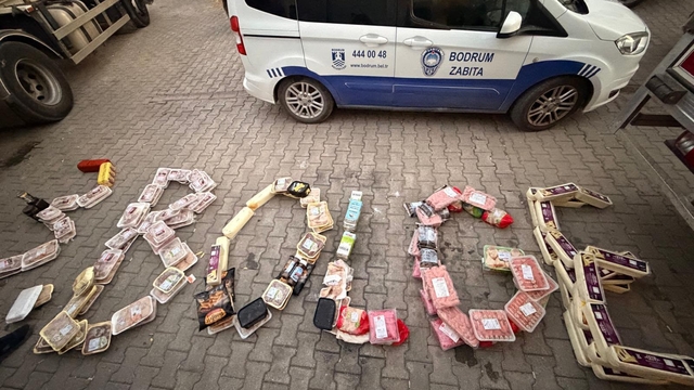 Bu gıdaları vatandaşa yedireceklerdi
Bodrum'da 1,2 ton tarihi geçmiş ürüne el konuldu