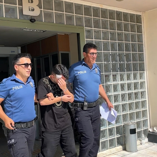 Makas attığı öne sürülen sürücü kazaya neden oldu; 4 çocuk annesi öldü, eşi...