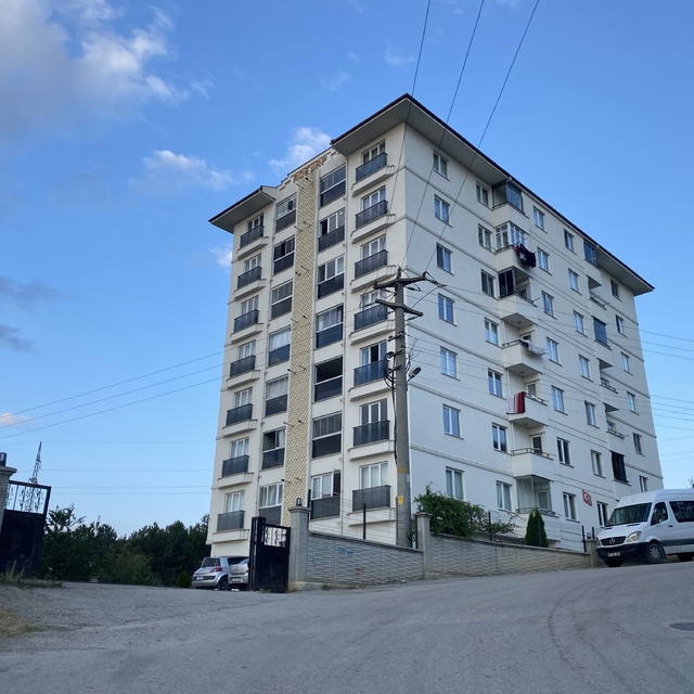 Binanın 7. katından düşen çocuk hayatını kaybetti