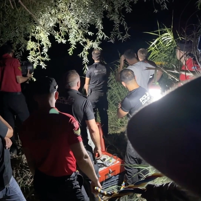 Aydın'da nehirde kaybolan 2 çocuk için arama çalışması başlatıldı (2)