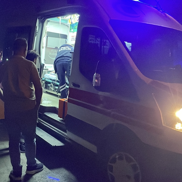 Sivas'ta 2 otomobil kafa kafaya çarpıştı: 6 yaralı