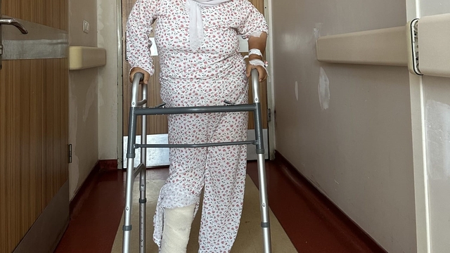 55 yıl sonra rahat yürümeye başladı
Sağ ayağında doğuştan kısalık ve deformite olan 65 yaşındaki kadın, yıllar sonra sağlığına kavuştu