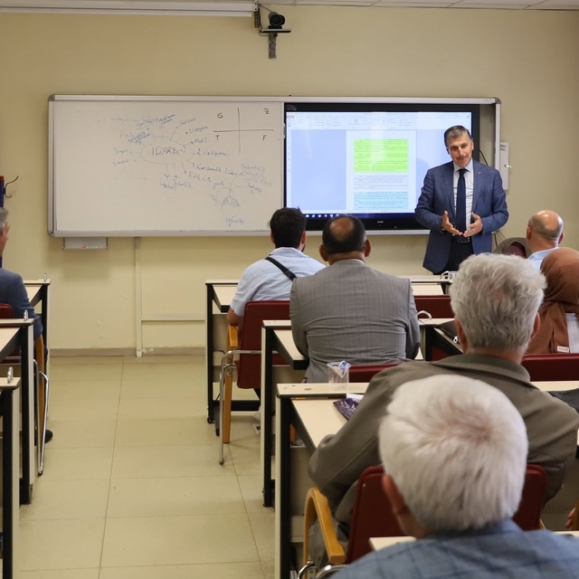 Bayburt'ta 'Eğitim Kurumları Yönetici Yetiştirme Sertifika Programı' başlad...