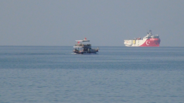 Oruç Reis Sismik Araştırma Gemisi Mersin Taşucu açıklarına demirledi