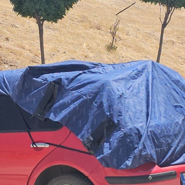 Elazığ'da araç sahiplerinden güneşe karşı önlem