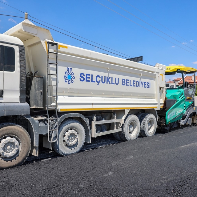 Asfalt sezonunda Selçuklu'nun yol konforu artmaya devam ediyor