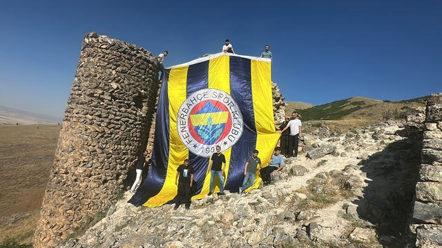 Muş'ta Dünya Fenerbahçeliler Günü Haspet Kalesi'nde kutlandı
