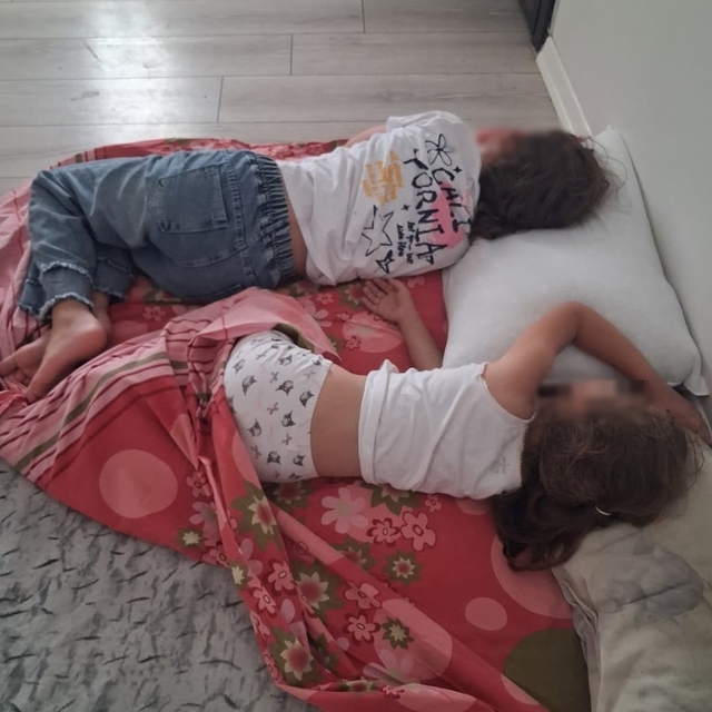 2 çocuk annesi, eşinin ödemediği kira borcu yüzünden evinden çıkarıldığını...