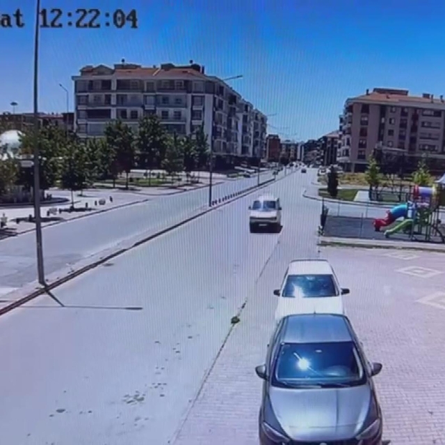 Minibüsüyle ters yönde ilerledi, o anlar kamerada