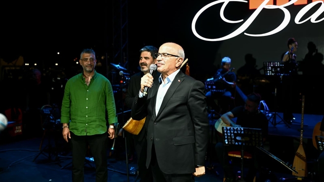 28'inci Kayısı Festivali ve Fuarında Ender Balkır coşkusu