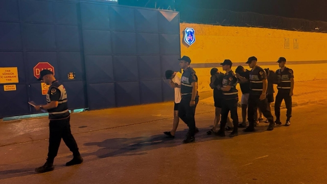 Polis merkezinin camını kıran 4 şüpheli tutuklandı