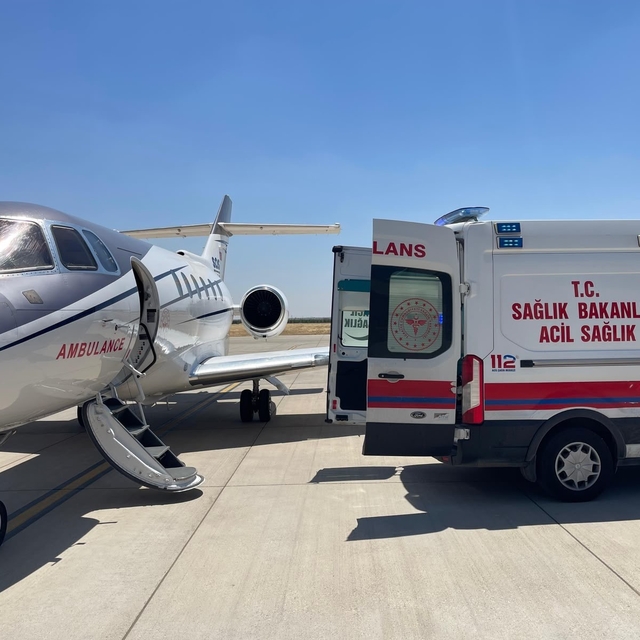 Ambulans uçak 14 günlük bebek için Mardin'den havalandı