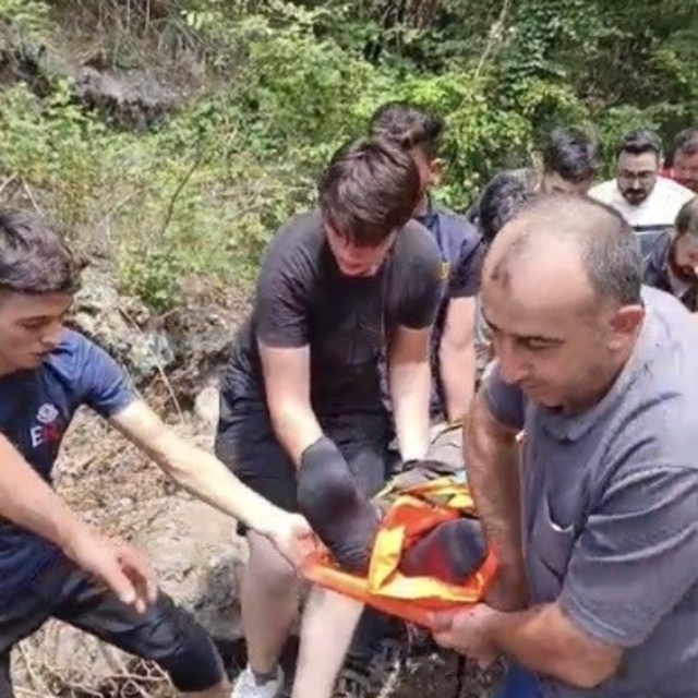 Osmaniye'de içme suyu çalışmasında düşen işçi yaralandı