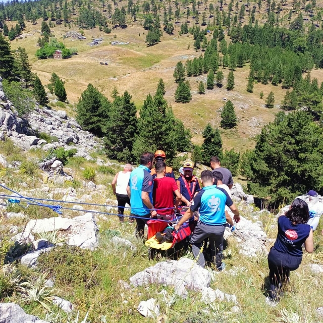 Kekik toplama çıktı, kayalıklardan düştü