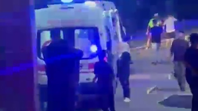 Kayınbiraderlerinin birini silahla vurdu, diğerini otomobille ezdi