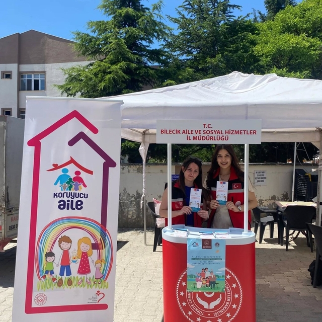 Bilecik'te koruyucu aile tanıtım standı açıldı