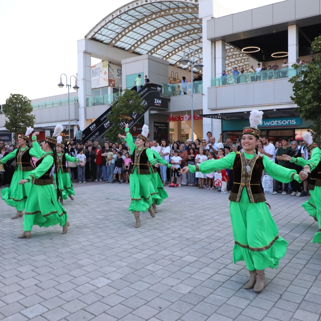 Festival coşkusu İnegöl'ün dört bir yanını sardı