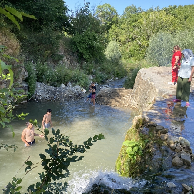Atayurt Şelalesi doğal güzelliğiyle dikkat çekiyor
