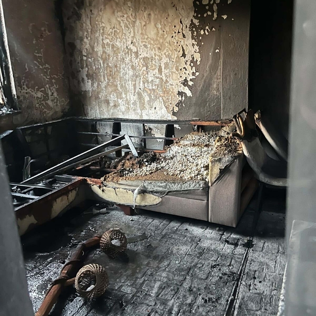 Eski eş evi ateşe verdi; anne ve 2 kızı banyoya sığınarak kurtuldu