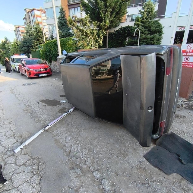 Elazığ'da otomobil yan yattı: 1 yaralı