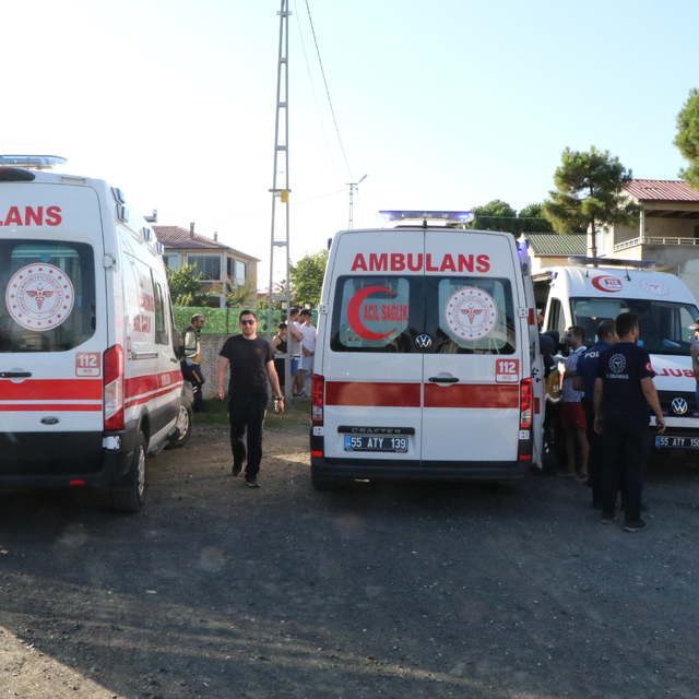 Samsun'da alabora olan teknedeki 3 kurtarıldı, 3 kişi kayıp