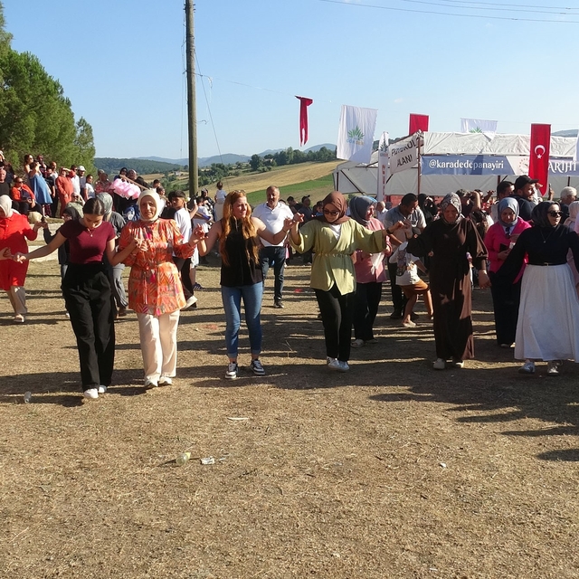 313 yıllık Karadede Panayırı'na binlerce kişi akın etti