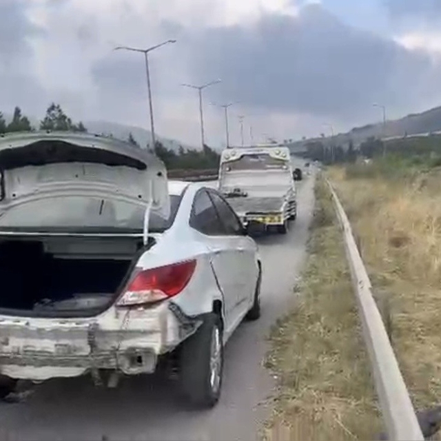 Osmaniye'de kontrolden çıkan otomobil bariyerlere çarptı: 1 yaralı