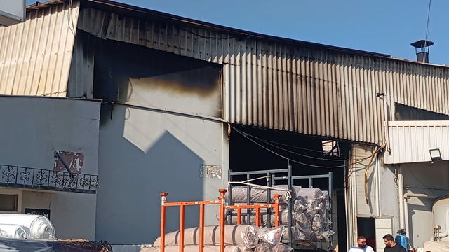Bursa'da kumaş fabrikasında yangın