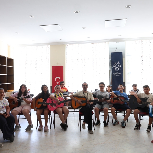 Aydın'da çocuklar sanatla buluşuyor