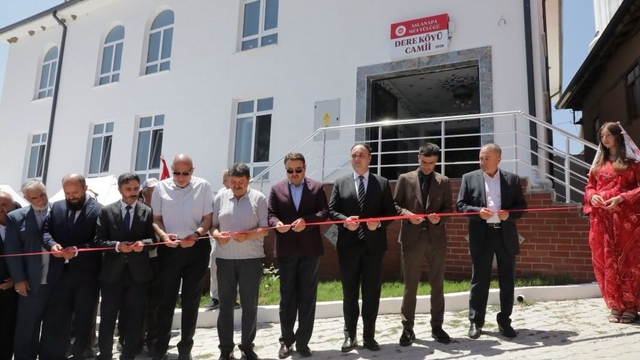 Aslanapa Dere köyü camii ibadete açıldı