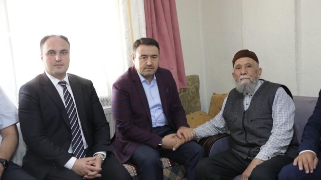 Kütahya Valisi, görev gazisi Mehmet Torun'u evinde ziyaret etti