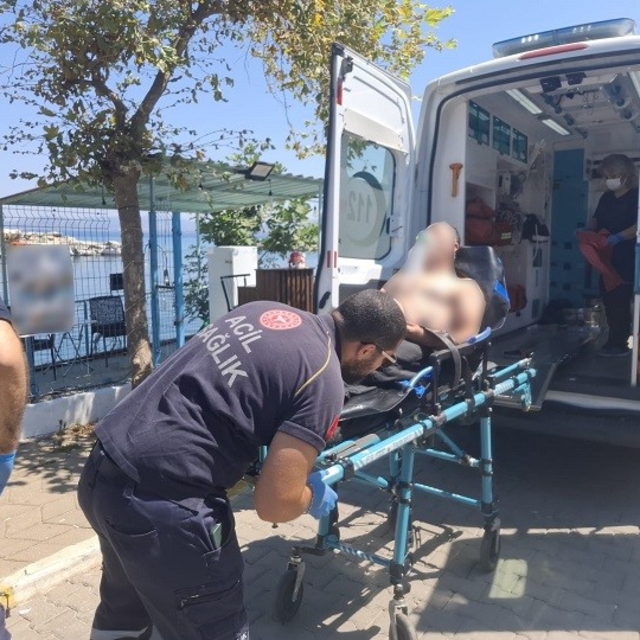 Gezi teknesinde rahatsızlanan şahsın yardımına Sahil Güvenlik yetişti