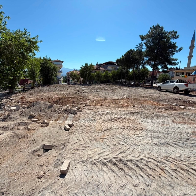 Beyağaç Çarşı Meydanı modern bir görünüme kavuşuyor