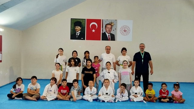 Eskişehir'de taekwondo antrenmanları sürüyor