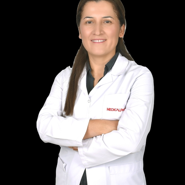 Göz çizdirme işlemi öncesinde ayrıntılı göz muayenesi şart