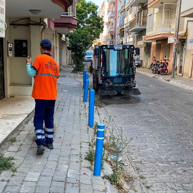 Efeler'de temizlik çalışmaları devam ediyor