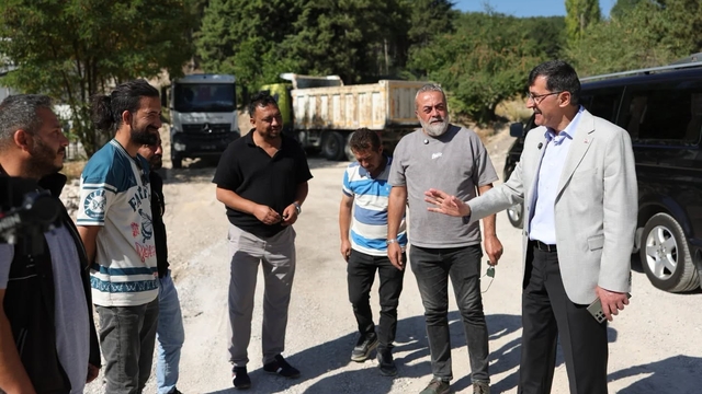 Başkan Kahveci, 30 Ağustos Mahallesi'ndeki çalışmaları yerinde inceledi