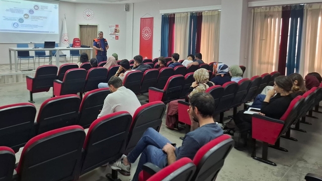 Bakım personeline afet farkındalık eğitimi verildi