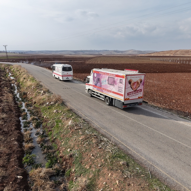 Gezici mobil mamografi aracı Midyat'ta kanser taramalarını vatandaşların ay...