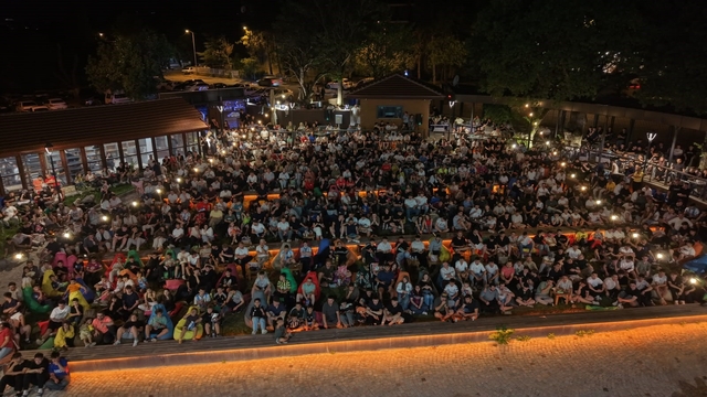 Karabük'te Dünya Kupası finali dev ekranda izlendi