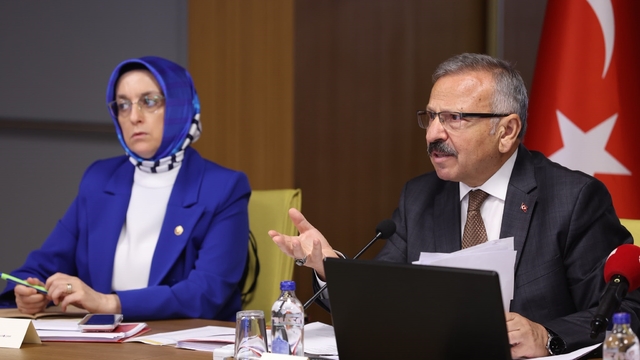 TBMM, İstanbul'daki okul olaylarını mercek altına aldı
TBMM Okullarda Şiddet ve Akran Zorbalığını Araştırma Komisyonu Başkanı AK Parti Tokat Milletvekili Yusuf Beyazıt; hazırladıkları raporun uygulanabilir çözüm önerileriyle Meclis'e sunulacağını söyledi