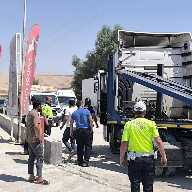 Mardin'de iki tır çarpıştı: 1 yaralı