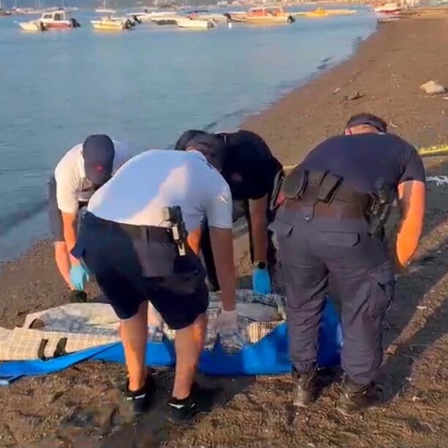 Marmaris'te denizde erkek cesedi bulundu