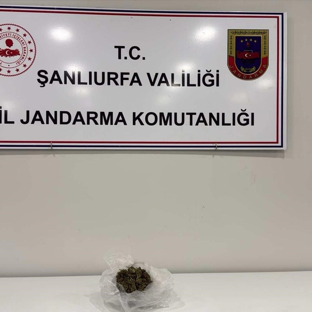 Şüpheli şahsın üzerinden uyuşturucu çıktı