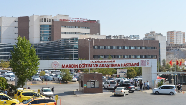 Damda uyurken yorgun merminin isabet ettiği Asmin, Diyarbakır'a sevk edildi